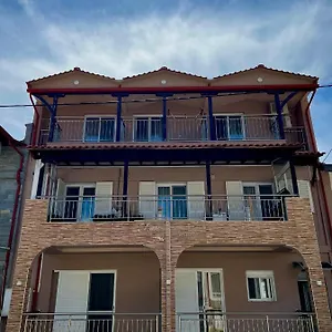  Apartament House Kiratsi
