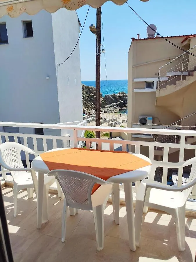Giannas House Aparthotel Sarti